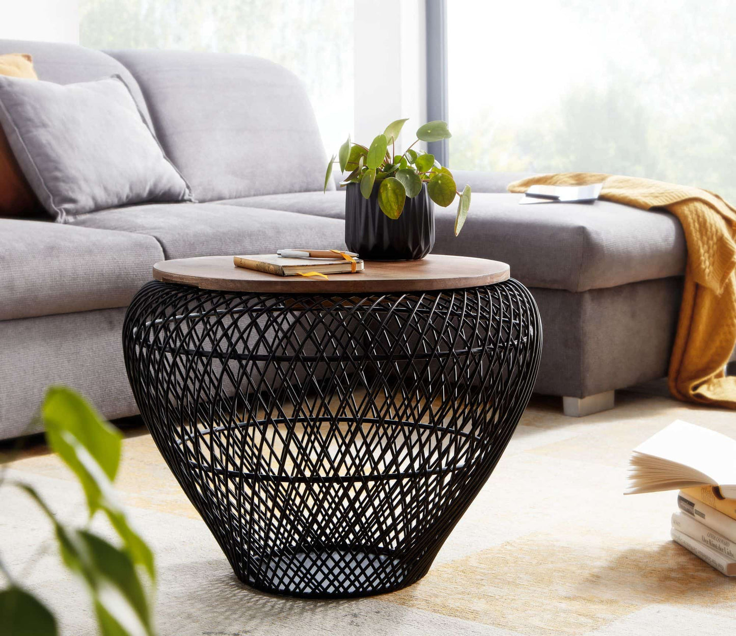 Couchtisch Mango Massivholz Metall 60x60x45 cm Schwarz Rund mit Stauraum