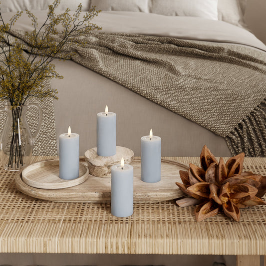 LED-Blockkerzen Ø 5 x 10 cm Mist Blue – 4 Stück