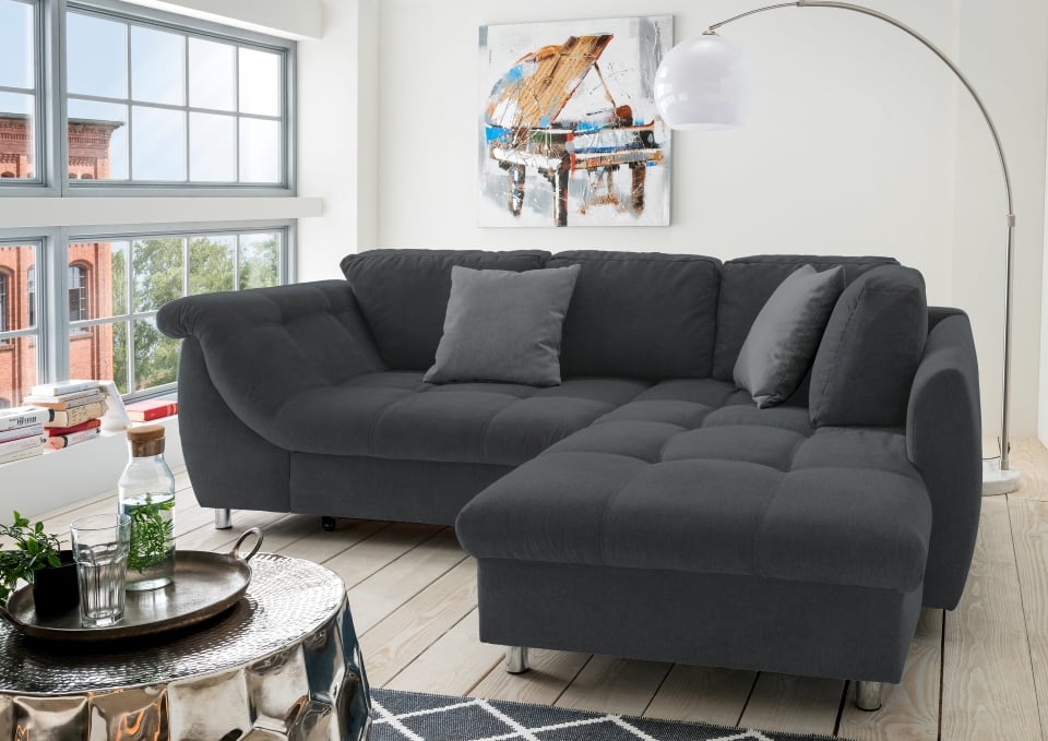 Stylisches Ecksofa Agira von Benformato mit Schlaffunktion, verschiedene Farben, gemütliche Rückenkissen, hochwertige Wellenunterfederung