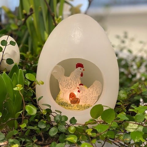 Oster-Ei, offen, in Weiß