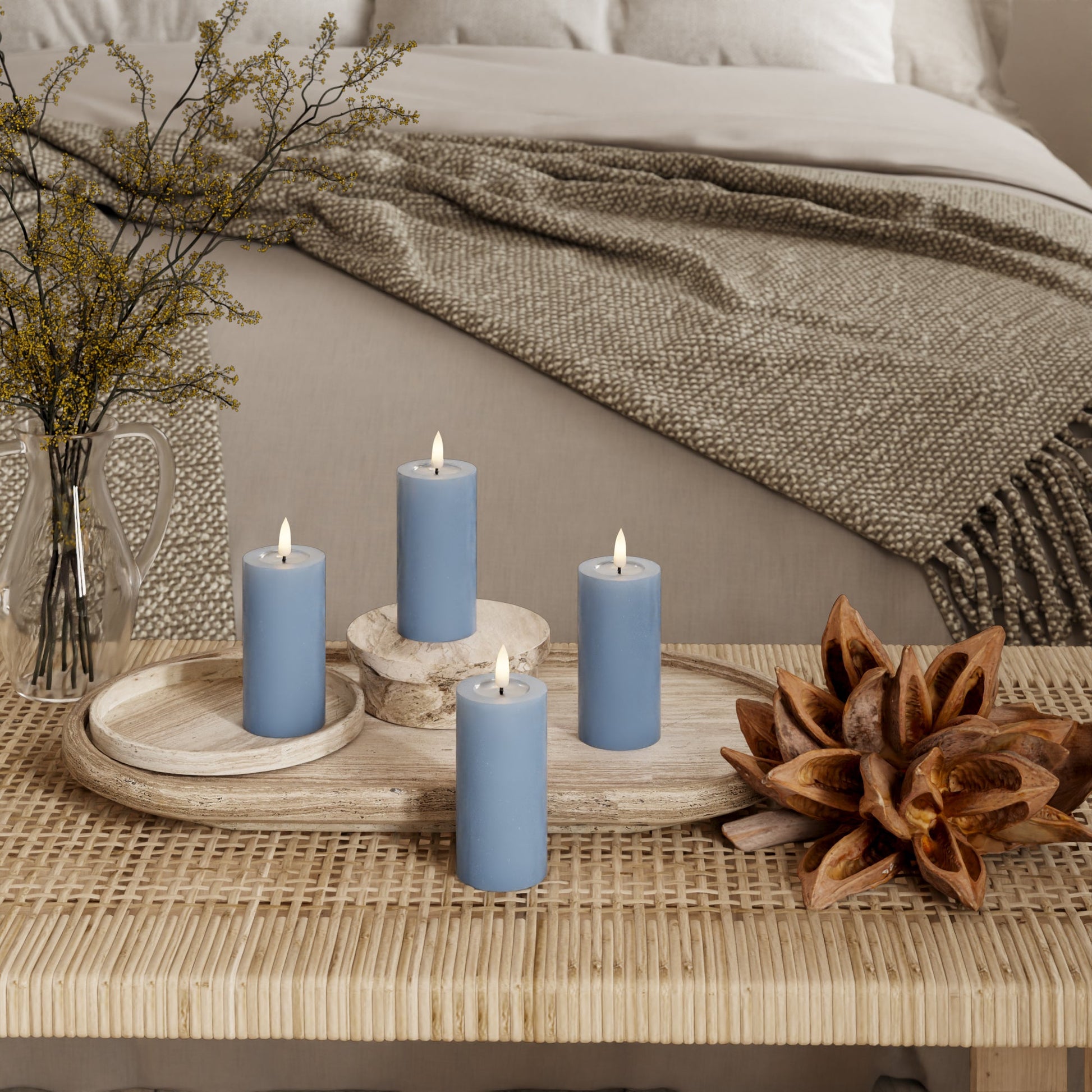 LED-Blockkerzen Ø 5 x 10 cm Eisblau – 4 Stück