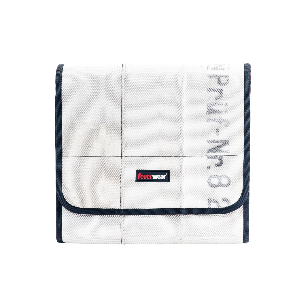 Feuerwear große Umhängetasche Walter, weiß, aus recyceltem Feuerwehrschlauch