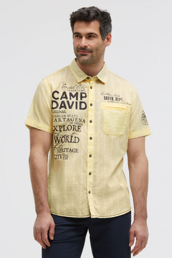 CAMP DAVID Kurzarmhemd mit Webstruktur und Logo Prints