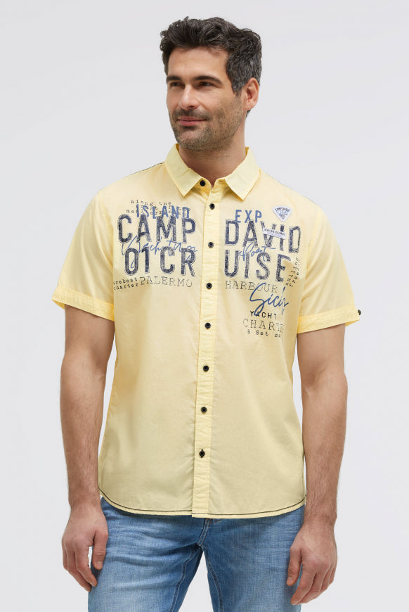 CAMP DAVID Leichtes Kurzarmhemd mit Logo Artwork