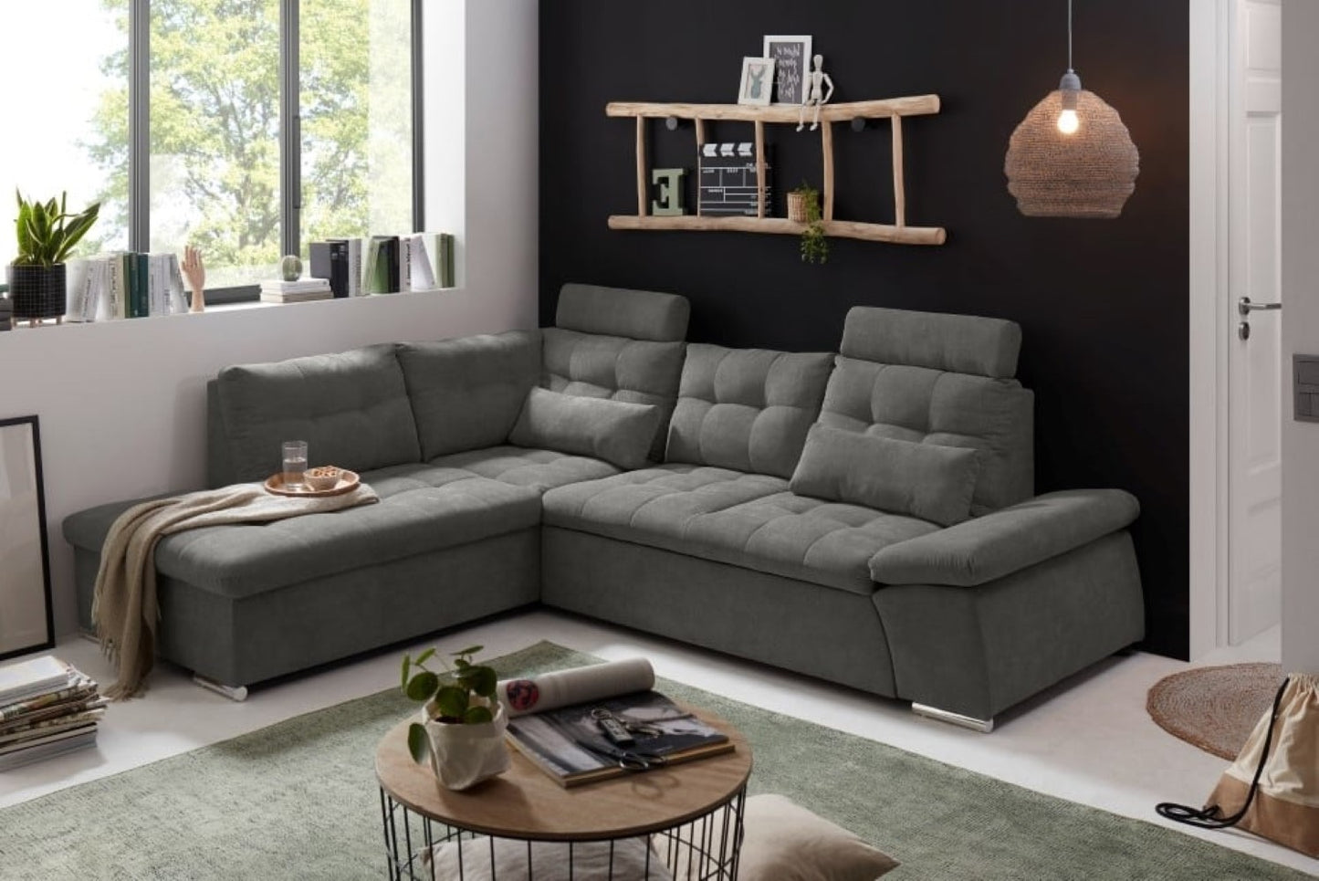 Entdecken Sie zeitlose Eleganz: Das Nalo Schlafsofa von ED Exciting Design mit verstellbaren Armlehnen und Bettkasten