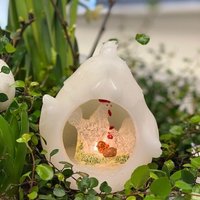 Osterhenne in Weiß offen