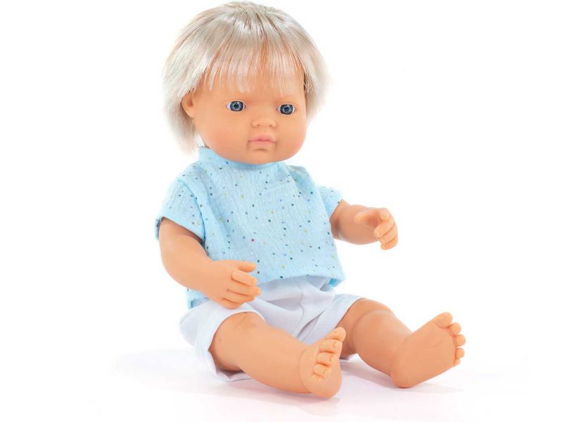 miniland dolls Babypuppe europäischer Junge mit Kleidung