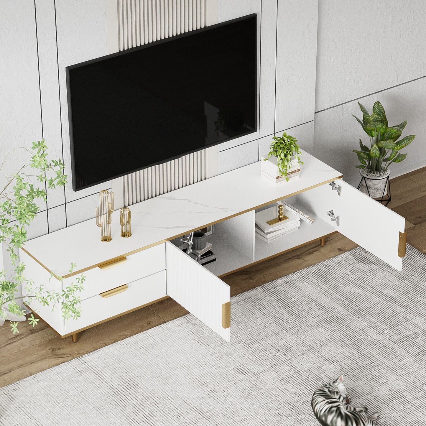 TV-Schrank mit geschnitzter Textur, goldenen Griffen und Marmorstruktur für elegantes Wohnzimmer, weiß