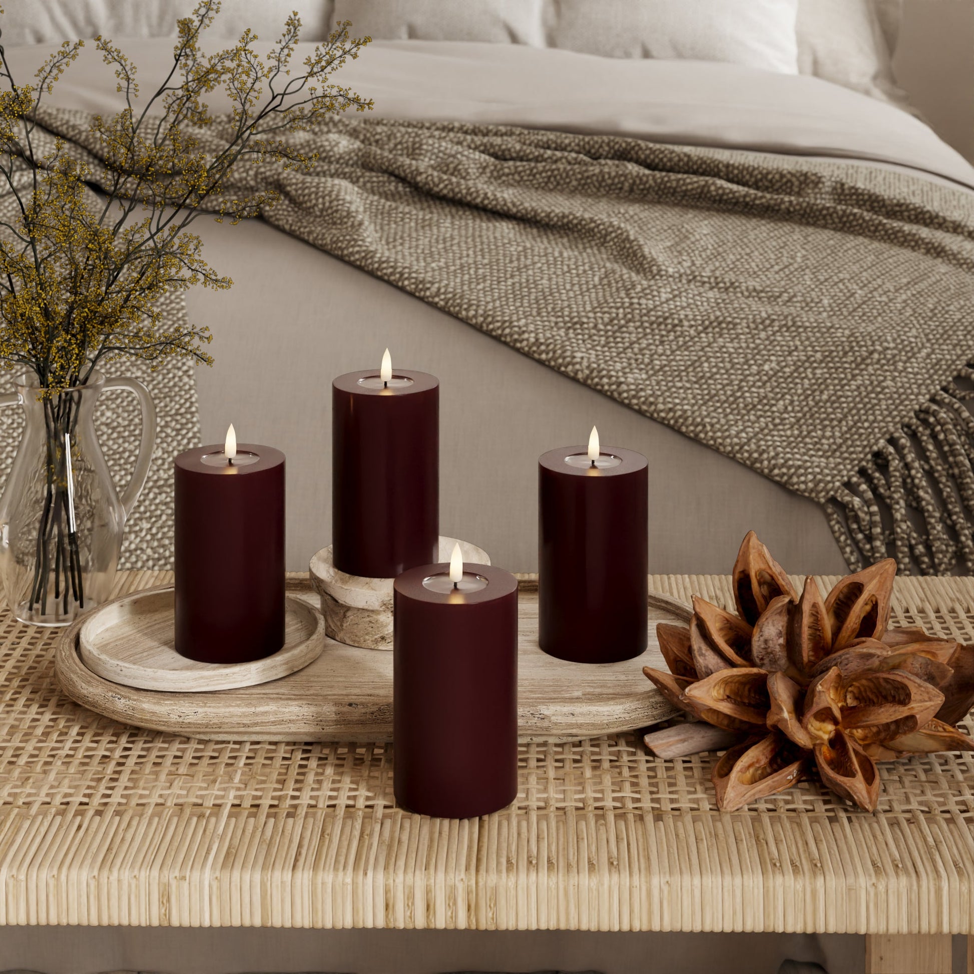 LED-Blockkerzen Ø 7,5 x 12,5 cm Burgunderrot – 4 Stück
