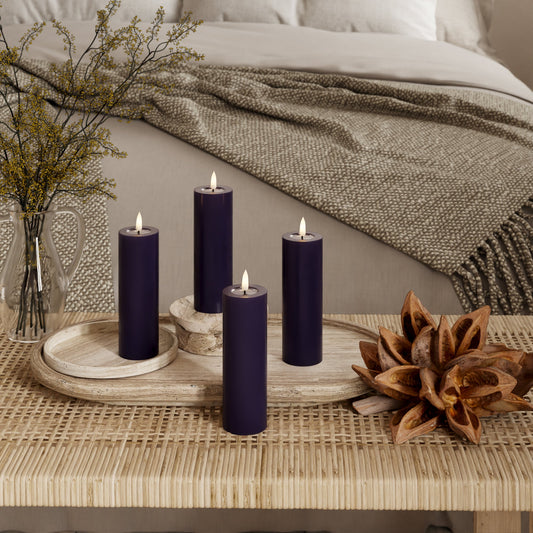 LED-Blockkerzen Ø 5 x 15 cm Dunkellila – 4 Stück