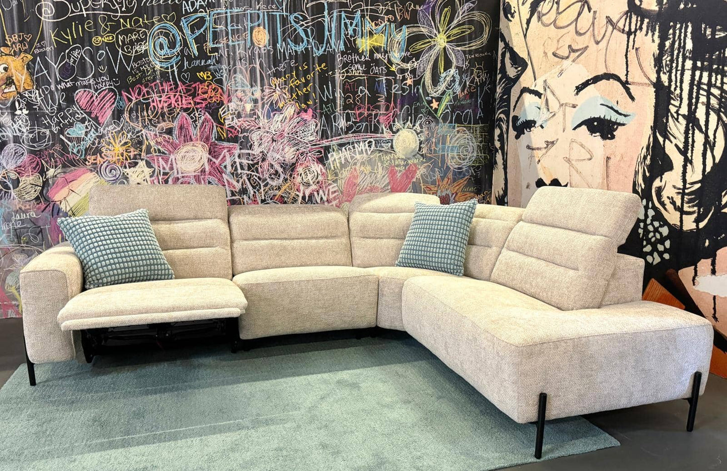 Ecksofa Alameda in Sand mit elektronischer Relaxfunktion