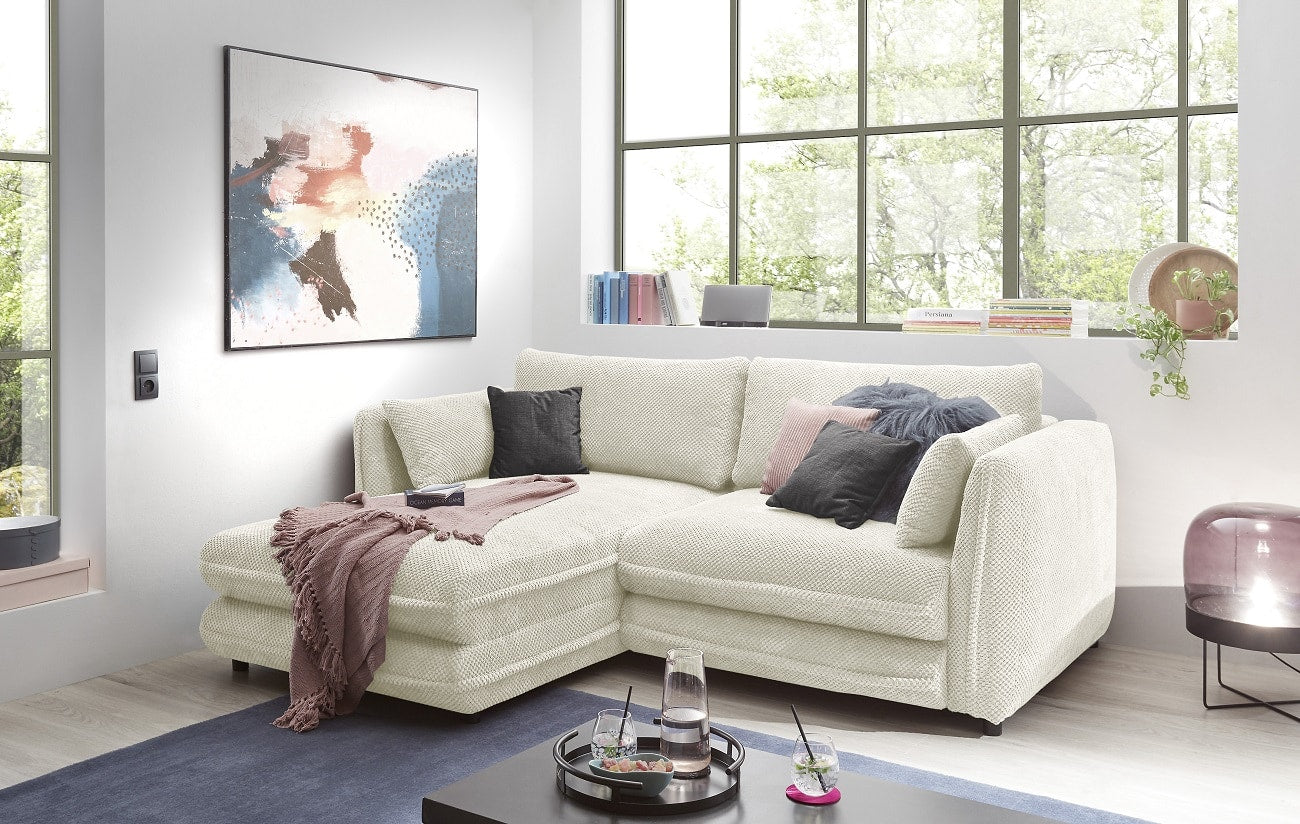 Kleines Ecksofa mit Schlaffunktion und Bettkasten Stanley Farbe Ivory - ED Exciting Design, beidseitig montierbar