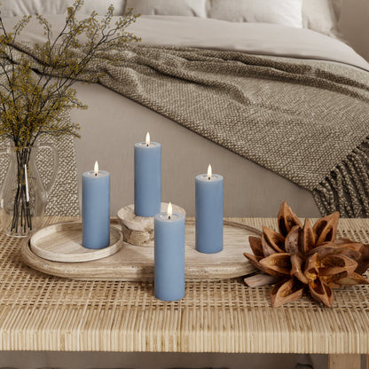 LED-Blockkerzen Ø 5 x 12,5 cm Eisblau – 4 Stück