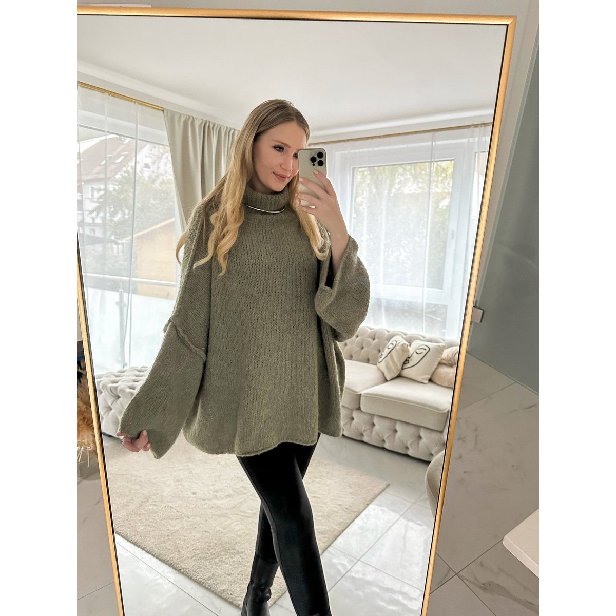 Long Sweater mit Rollkragen