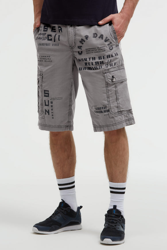 CAMP DAVID Cargo Shorts mit vielen Label Prints