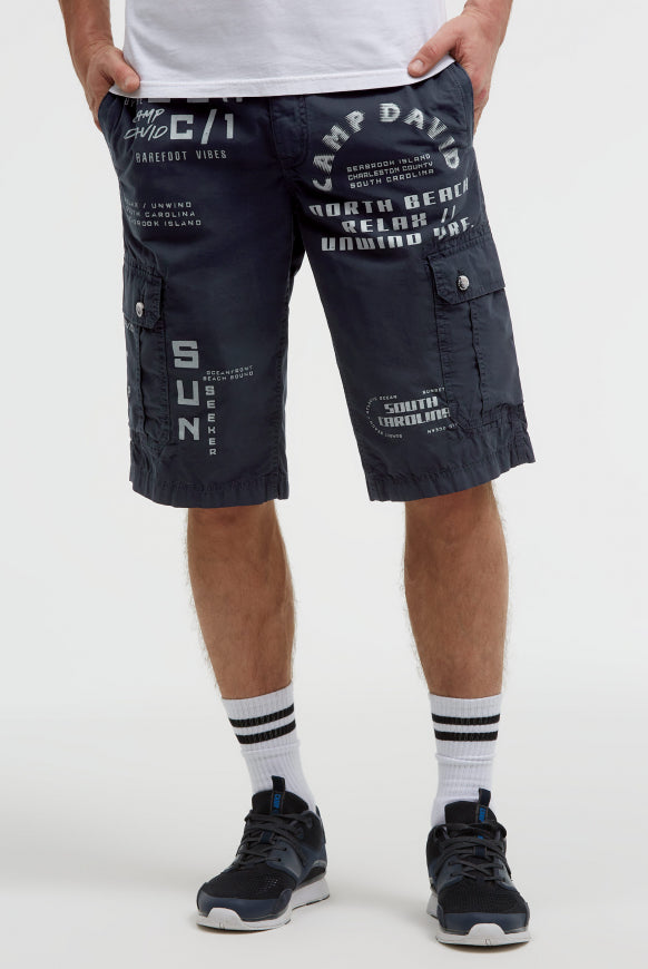 CAMP DAVID Cargo Shorts mit vielen Label Prints