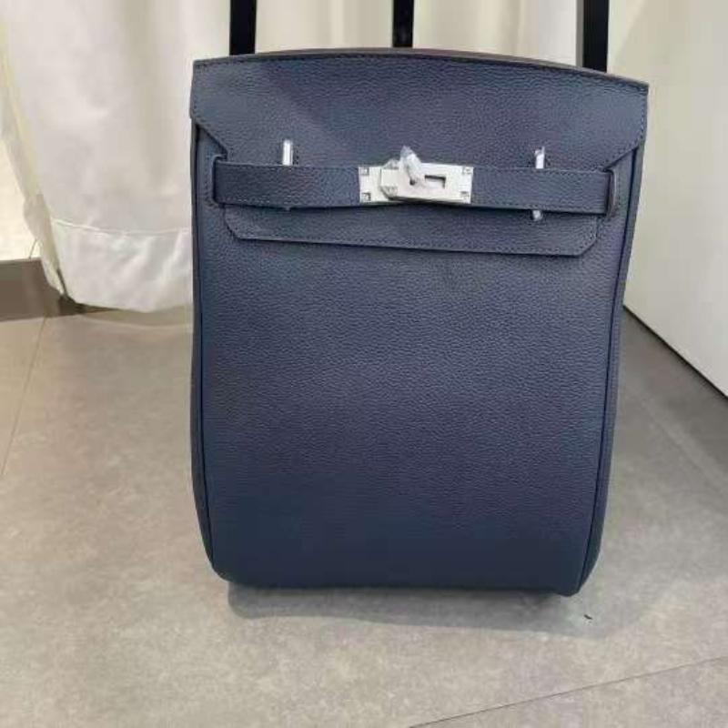 2025 neue Unisex Top Layer Rindsleder Brusttasche Umhängetasche aus echtem Leder Rucksack mit Schloss hängende Dekoration 26x10x36CM+silver buckle