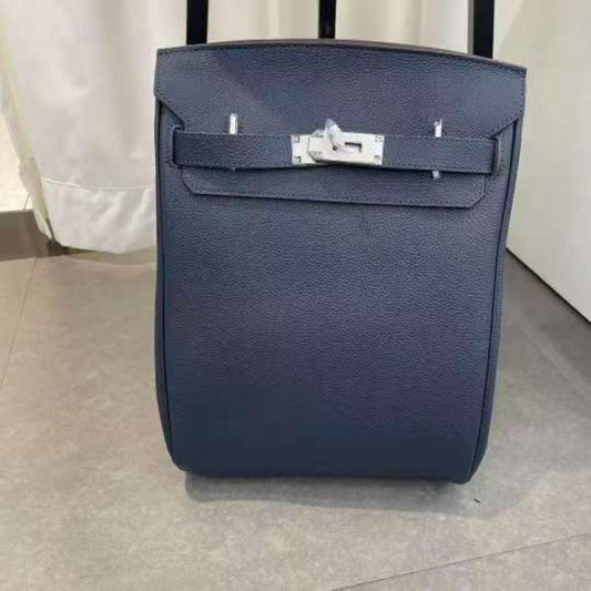 2025 neue Unisex Top Layer Rindsleder Brusttasche Umhängetasche aus echtem Leder Rucksack mit Schloss hängende Dekoration 26x10x36CM+silver buckle