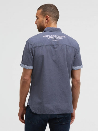 CAMP DAVID Fein gestreiftes Kurzarmhemd mit Klappentaschen - blue navy