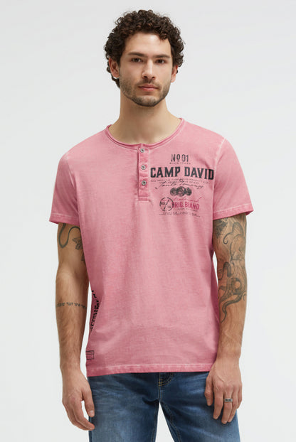 CAMP DAVID Henley-Shirt Oil Dyed mit Label Prints - beachy red