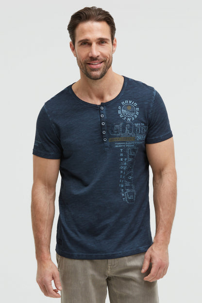 CAMP DAVID Henley-T-Shirt mit Print und Stickereien - faded navy