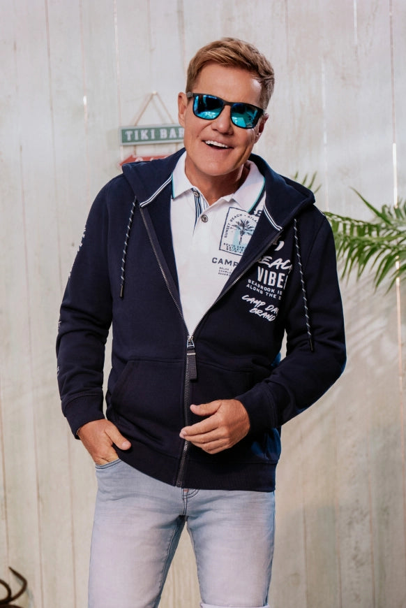 CAMP DAVID Kapuzensweatjacke mit Ärmel-Print