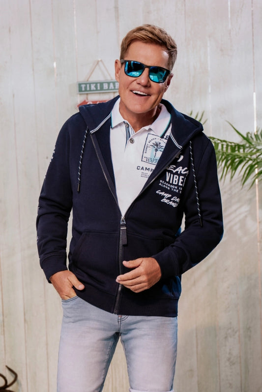 CAMP DAVID Kapuzensweatjacke mit Ärmel-Print