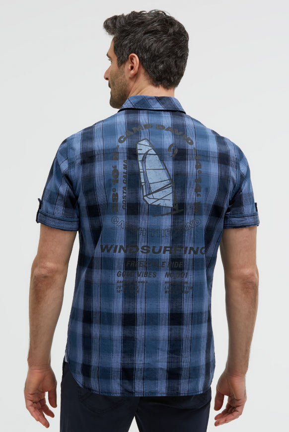 CAMP DAVID Karohemd Kurzarm mit Klappentaschen und Back-Print