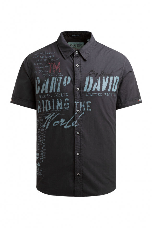 CAMP DAVID Kurzarmhemd mit Label Prints und Stickereien - black