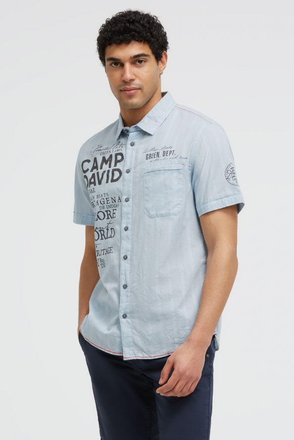 CAMP DAVID Kurzarmhemd mit Webstruktur und Logo Prints
