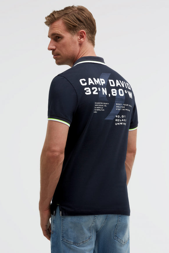 CAMP DAVID Kurzarmpolo mit Rücken-Print