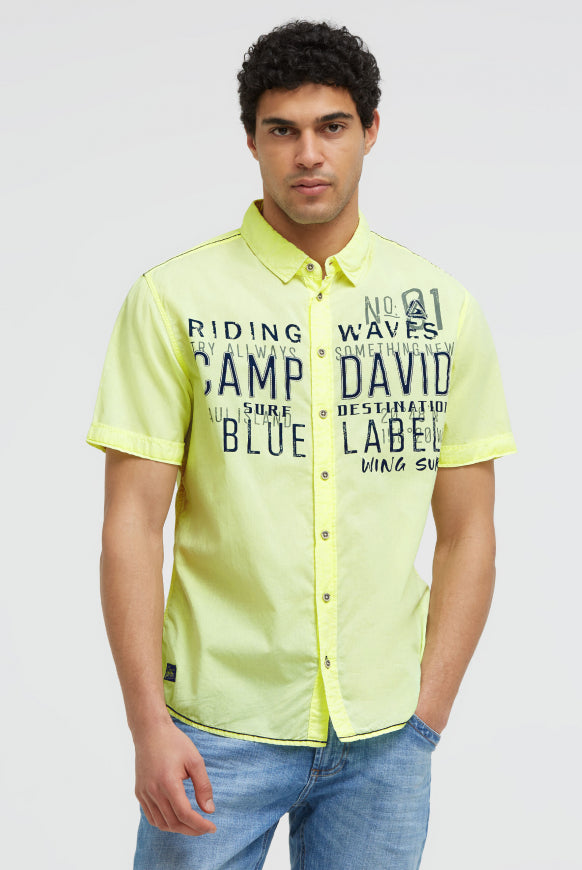 CAMP DAVID Leichtes Kurzarmhemd mit Label Prints - neon lime