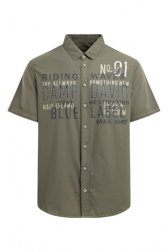 CAMP DAVID Leichtes Kurzarmhemd mit Label Prints - desert olive