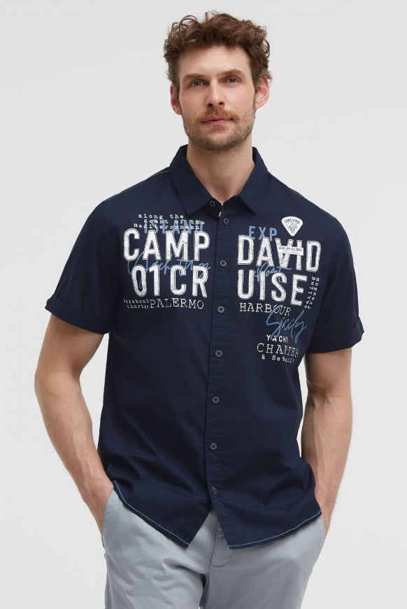 CAMP DAVID Leichtes Kurzarmhemd mit Logo Artwork