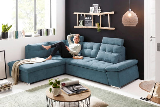 Entdecken Sie zeitlose Eleganz: Das Nalo Schlafsofa von ED Exciting Design mit verstellbaren Armlehnen und Bettkasten