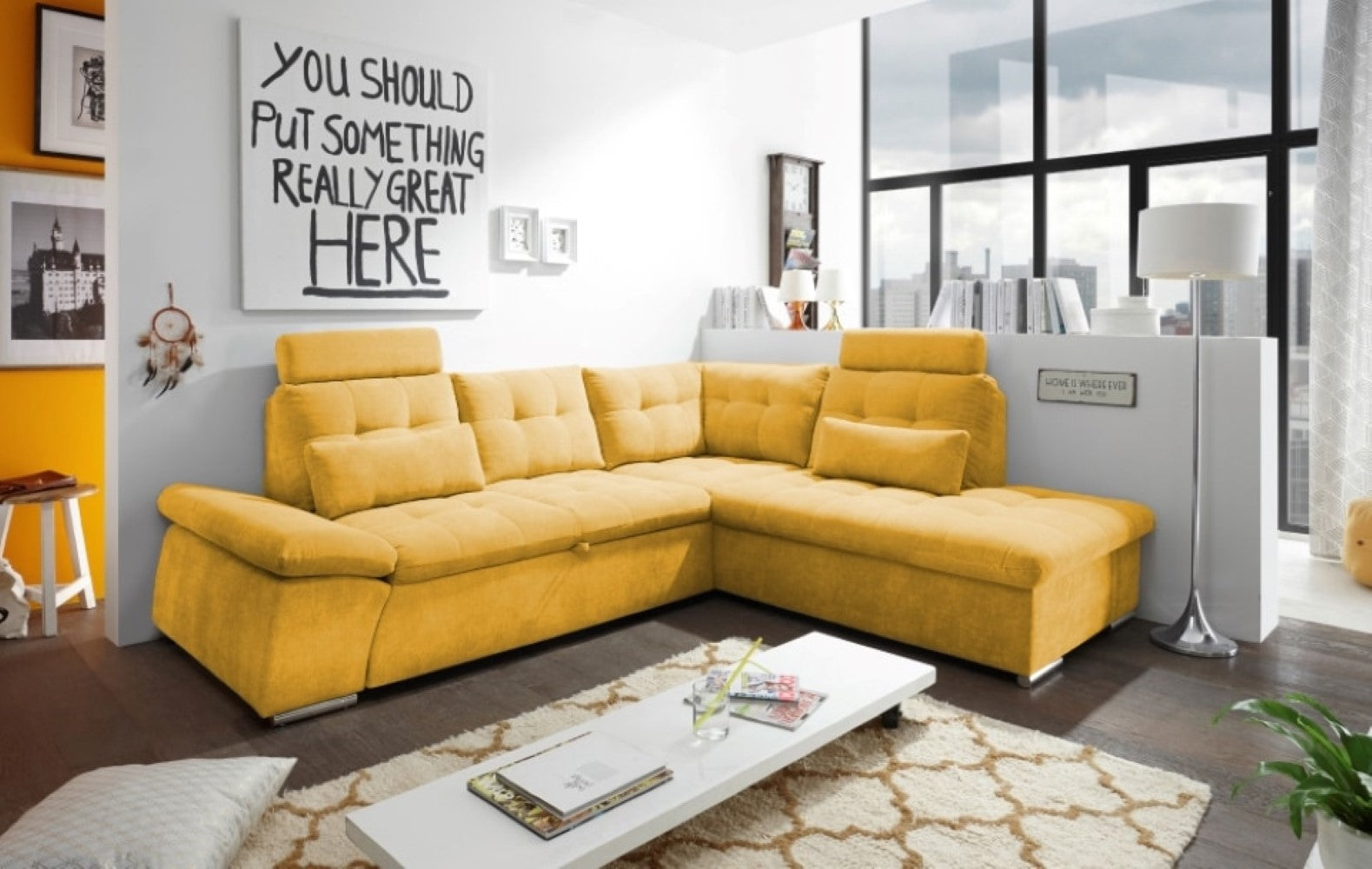 Entdecken Sie zeitlose Eleganz: Das Nalo Schlafsofa von ED Exciting Design mit verstellbaren Armlehnen und Bettkasten