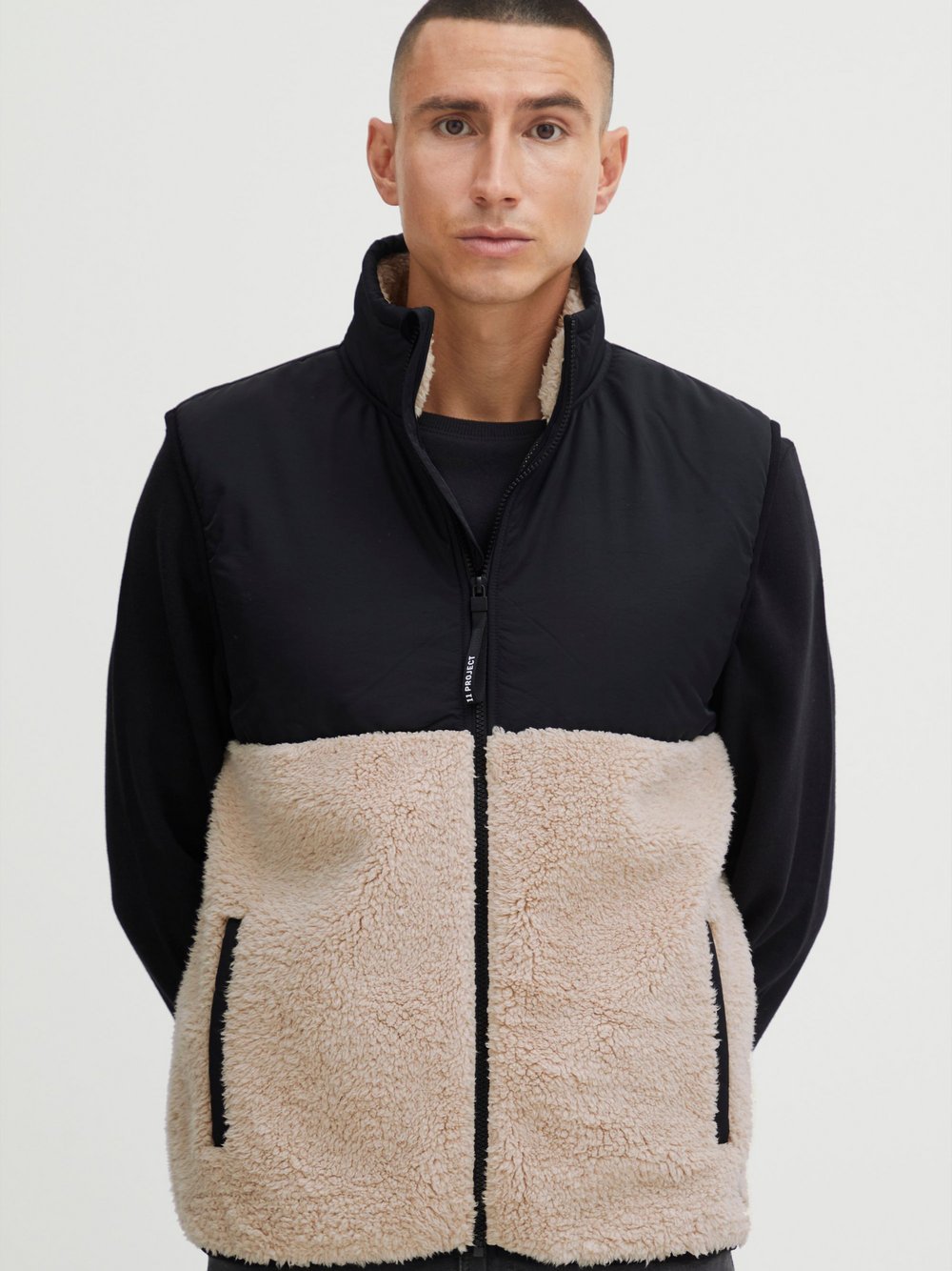 11 Project Fleeceweste Herren gemustert