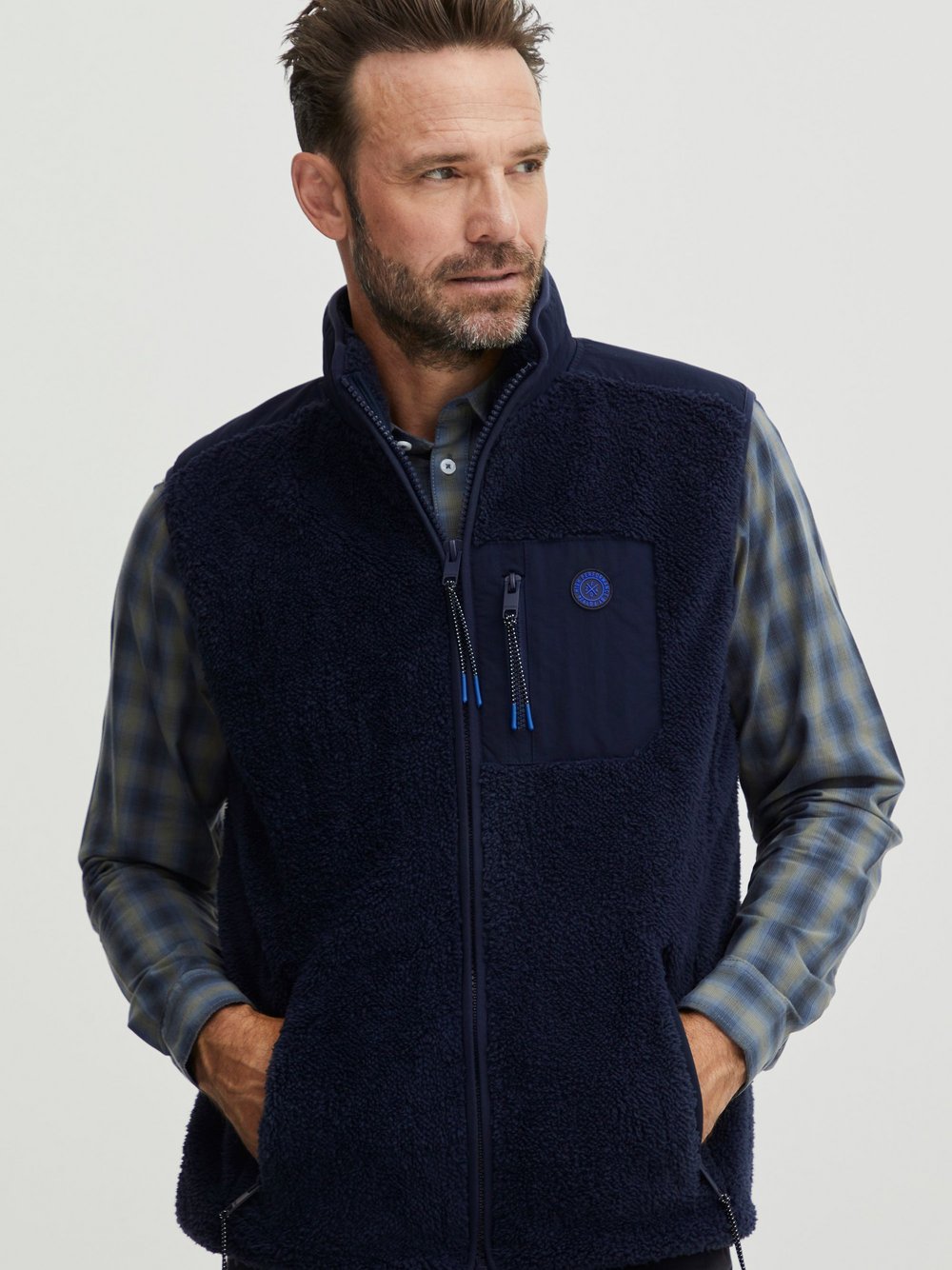 FQ1924 Kurzweste Herren gemustert