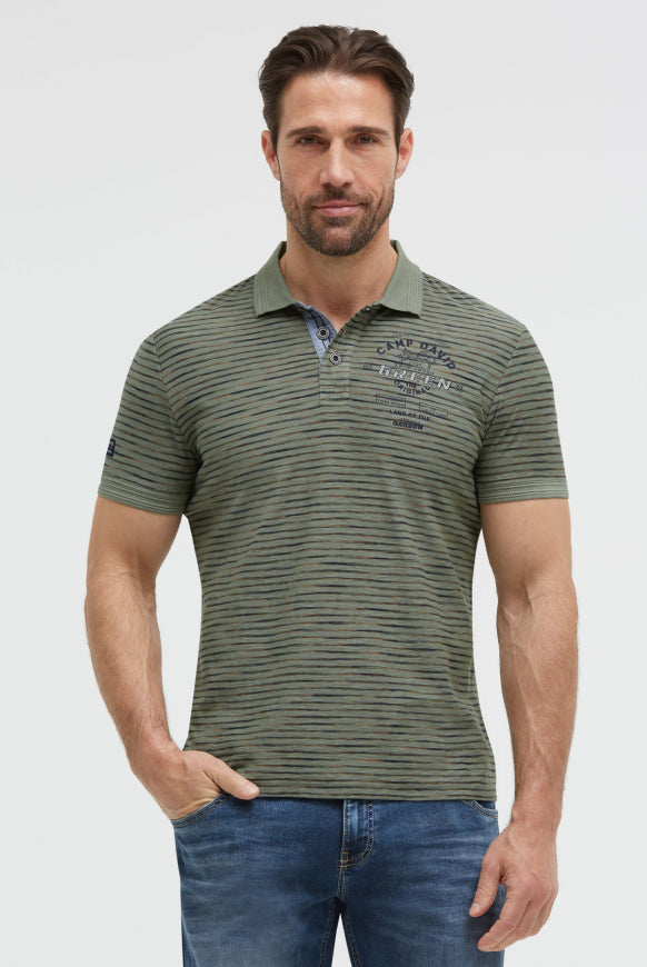 CAMP DAVID Poloshirt mit Multicolor-Streifen und Back-Artwork - green olive
