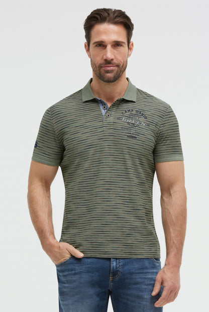 CAMP DAVID Poloshirt mit Multicolor-Streifen und Back-Artwork - green olive