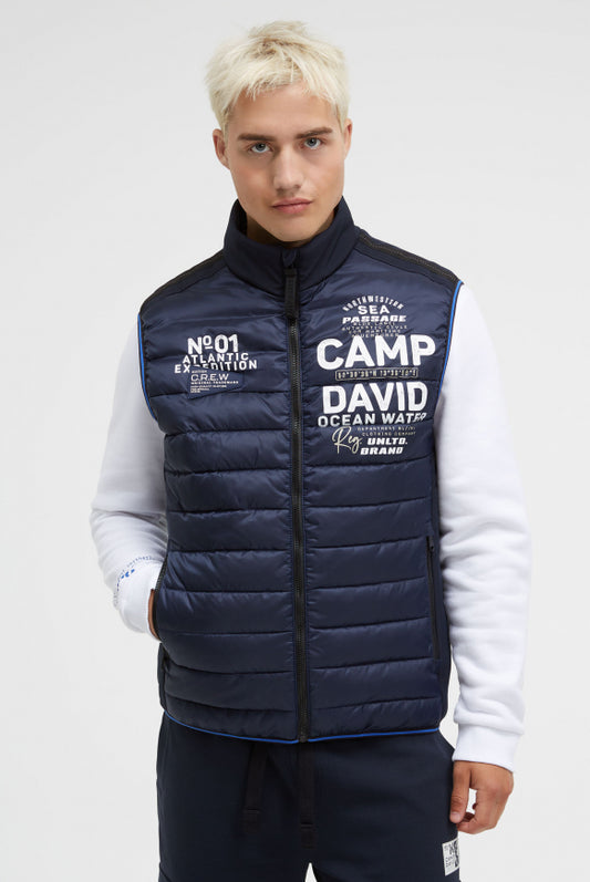CAMP DAVID Steppweste im Materialmix mit Prints