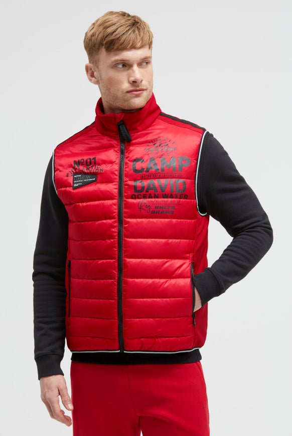 CAMP DAVID Steppweste im Materialmix mit Prints