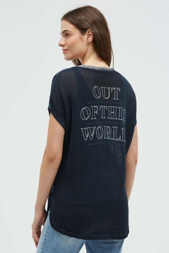 SOCCX Strickshirt mit V-Ausschnitt und Backprint