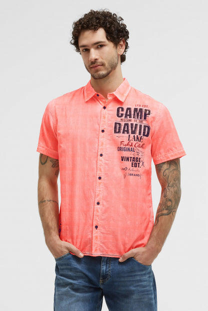 CAMP DAVID Strukturiertes Kurzarmhemd Oil Dyed mit Logo Artwork - neon flame
