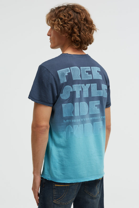 CAMP DAVID T-Shirt mit Strukturstreifen und Rücken-Artwork