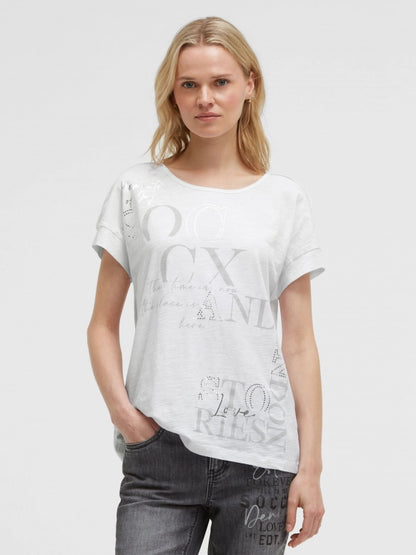 SOCCX T-Shirt mit überschnittener Schulter und Folienprint - opticwhite