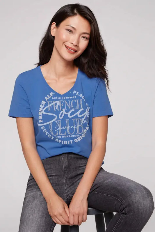 SOCCX T-Shirt mit V-Ausschnitt und Print