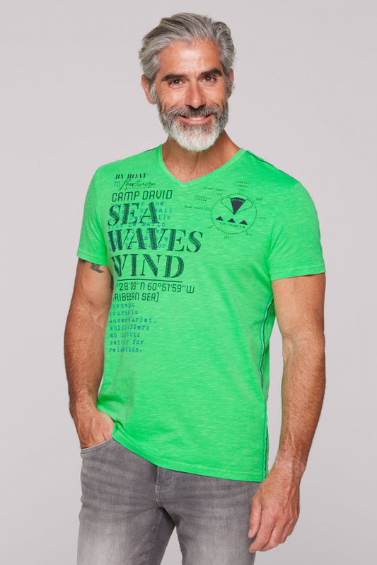 CAMP DAVID T-Shirt mit V-Neck und Wording Prints - electric green