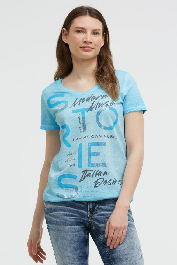 SOCCX T-ShirtV-Neck mit Folienprint und Elastiksaum - summer aqua