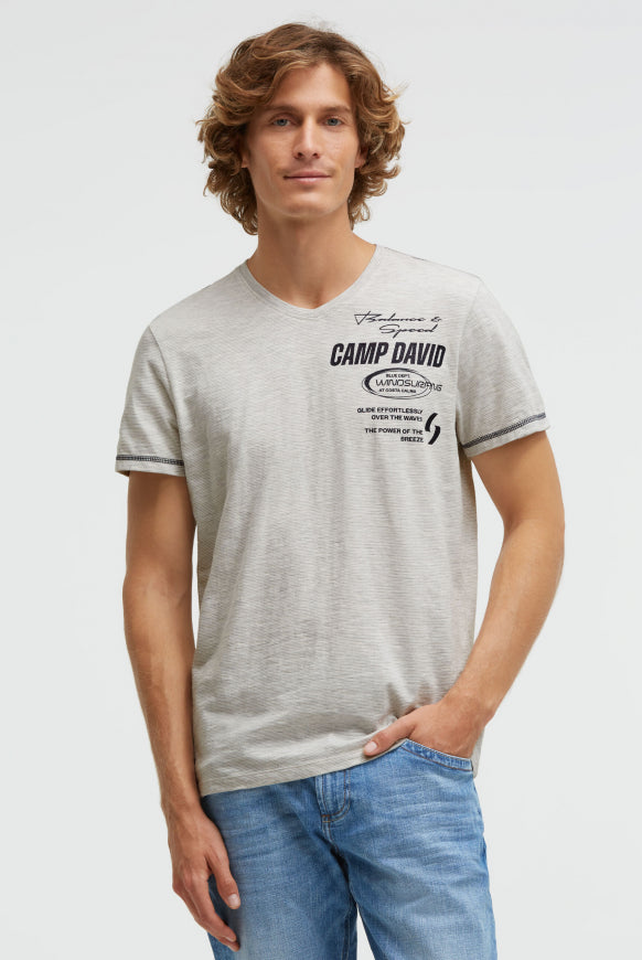 CAMP DAVID T-Shirt V-Neck mit Slub Stripes und Prints